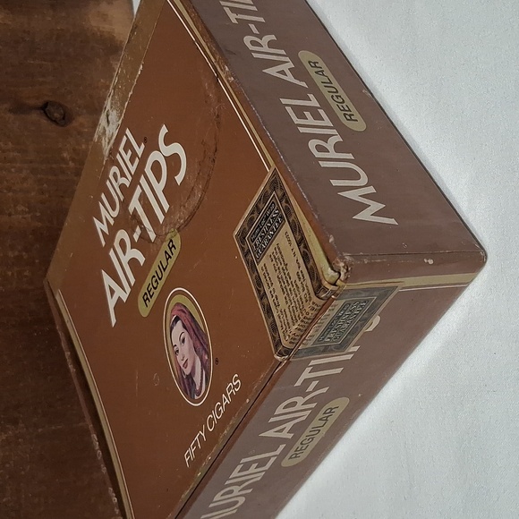 Vintage Murial Cigar Box - Picture 3 of 5